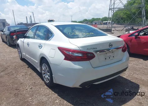 2018 Nissan Altima 2.5 S z USA, uszkodzony, nr VIN 1N4AL3AP3JC183120